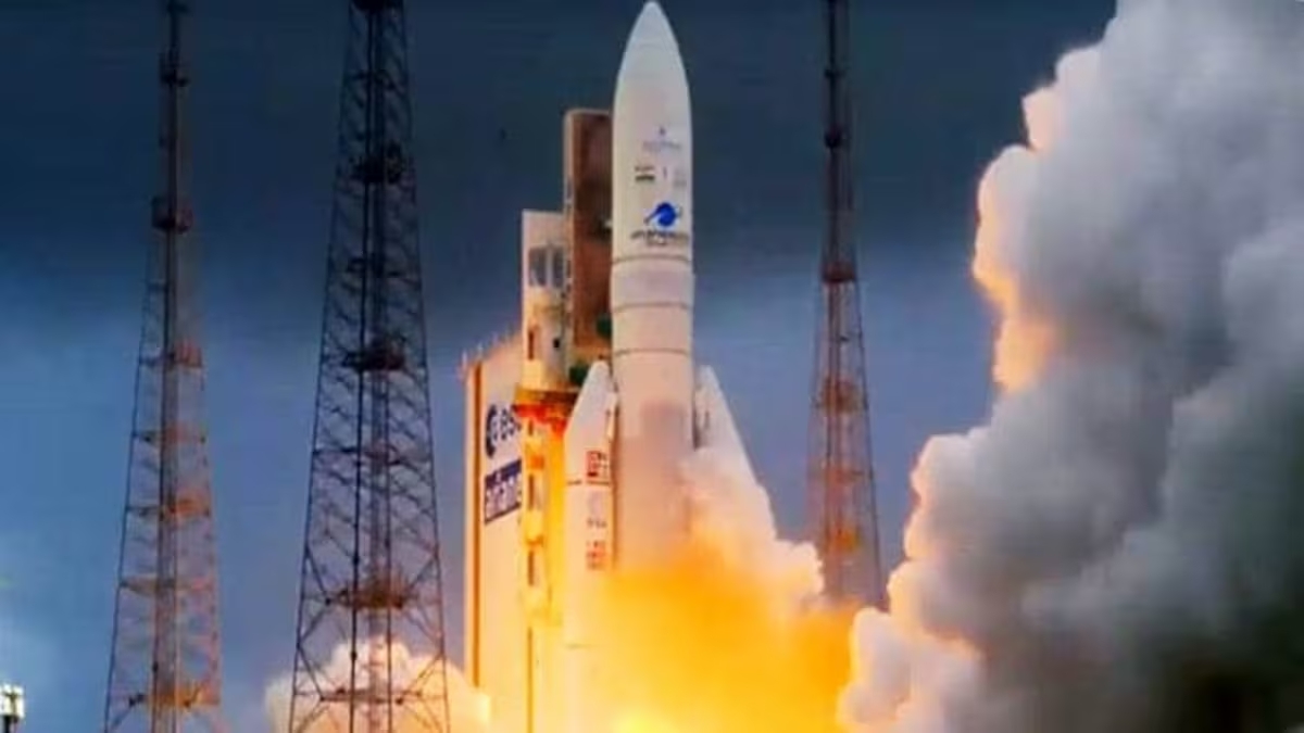 अंतरिक्ष में भारत की बड़ी कामयाबी, ISRO ने रचा इतिहास, 104 उपग्रह एकसाथ लॉन्च किए