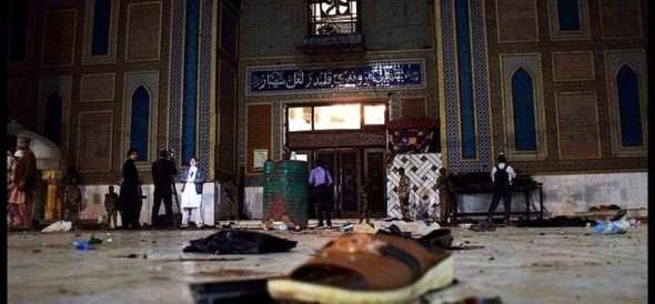 पाकिस्तान में शाहबाज कलंदर दरगाह पर IS का हमला, 100 की मौत