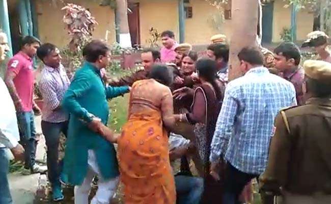 राजस्थान: बीजेपी MLA के पति ने मारा पुलिसवाले को थप्पड़, थाने में मचा बवाल