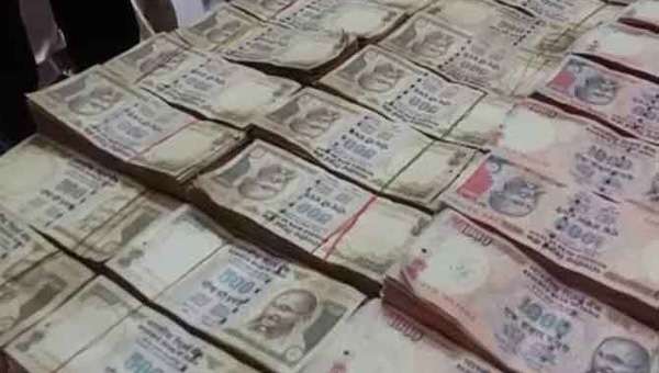 इंदौर में 44.86 लाख रुपये के बंद हो चुके नोटों के साथ व्यापारी गिरफ्तार