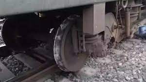 रतलाम के पास रेल हादसा: पैसेंजर ट्रेन का इंजन पटरी से उतरा