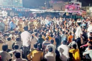 रतलाम : बरखेड़ाकलां गांव में बाइक टकराने के बाद हुआ विवाद, हिंदू संगठनों ने घेरा थाना