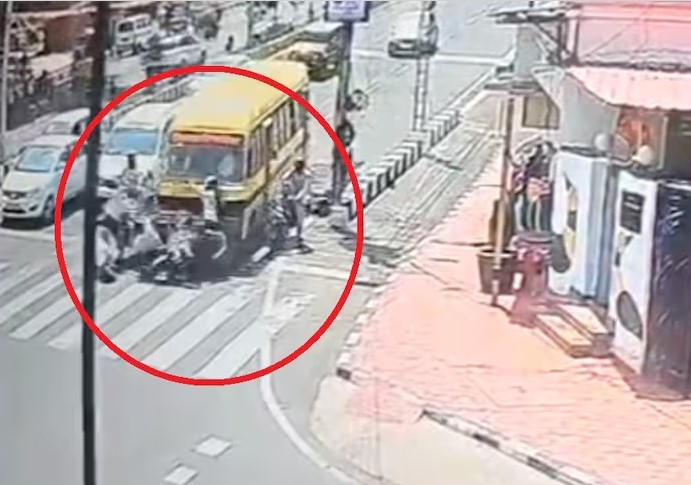 सिग्नल पर बस का ब्रेक फेल, खड़ी गाड़ियों को मारी टक्कर, इंटर्न डॉक्टर की मौत