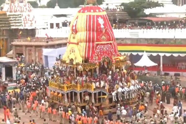 आस्था का सैलाब: भगवान जगन्नाथ की रथ यात्रा शुरु, विदेशों से भी पहुंचे भक्त