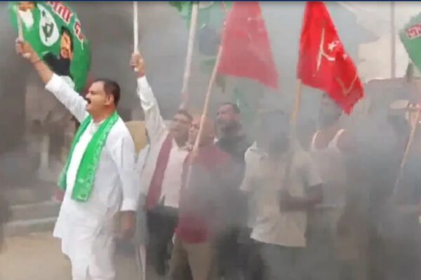 वोटर लिस्ट रिवीजन के खिलाफ महागठबंधन का आज बिहार बंद, कई जगह रोकी ट्रेनें