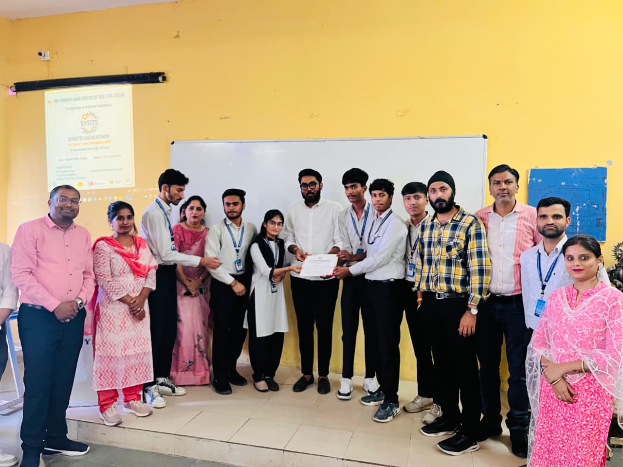 श्री योगींद्र सागर इंस्टिट्यूट रतलाम में स्मार्ट इंडिया इंटरनल हैकेथॉन 2025 का सफल आयोजन