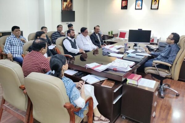 कलेक्टर ने अधिवक्ताओं के साथ बैठक कर राजस्व न्यायालयों से संबंधित समस्याओं एवं सुझावों पर की विस्तृत चर्चा